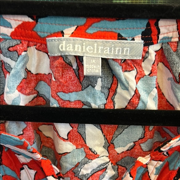 Daniel Rainn Red and White Relaxed Graphic Tank Top - Picture 2 of 4